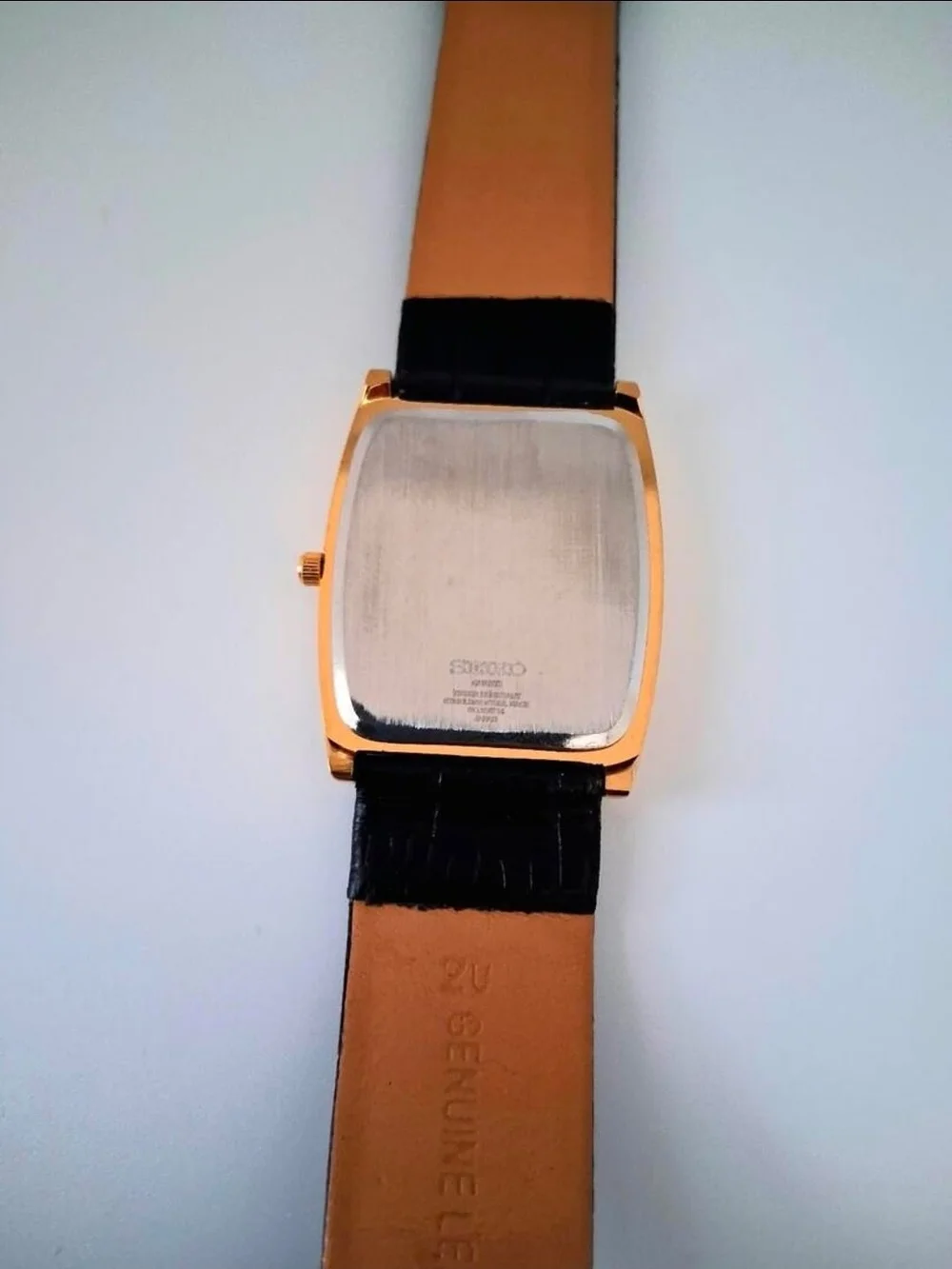 Seîko Slim Tonneau Barrel 33mm Tank Watch for me or Women